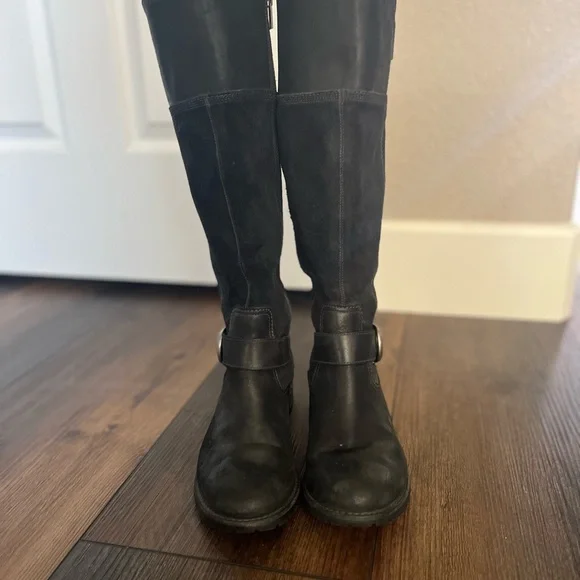 Black Leather Knee-High Boots - Picture 2 of 12